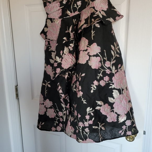 Adrianna Papell black floral one shoulder dress - Picture 6 of 9